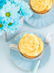 探索美食与花卉艺术之美：13星座蛋糕女生花束设计的独特魅力与情感传递